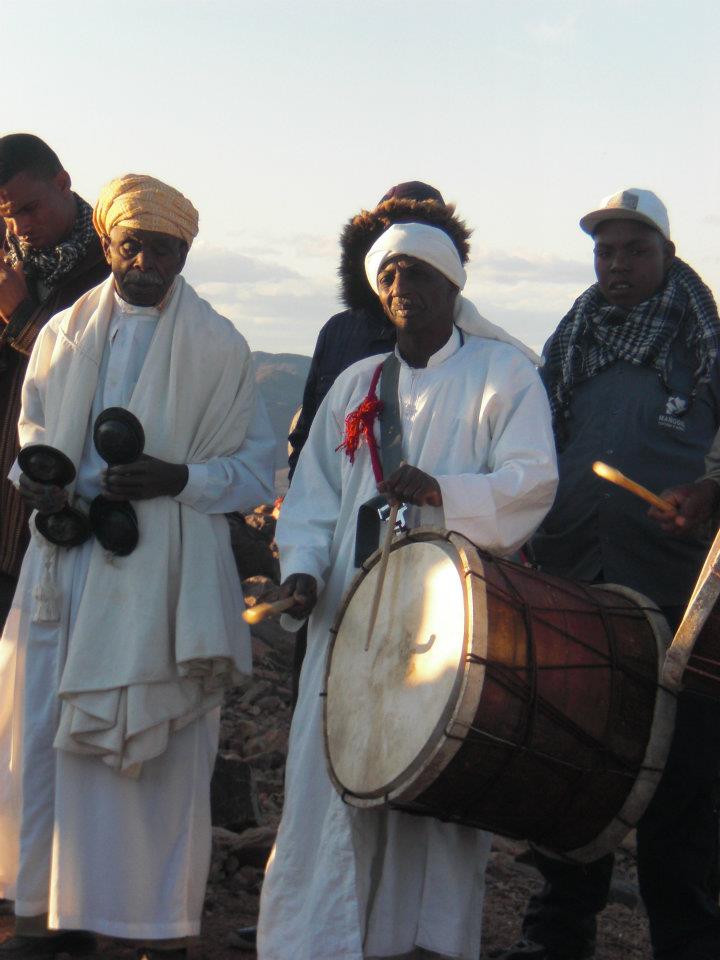 292595_428819663813880_1446042022_n