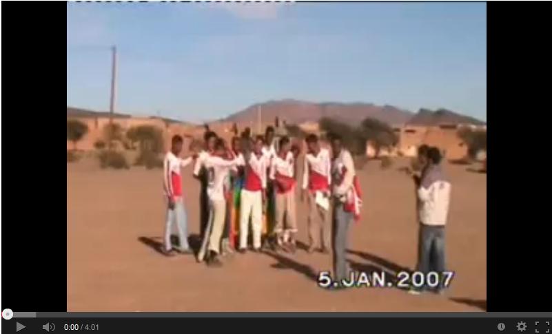Extrait vidéo du matche de foot-ball entre l’équipe TANGARFA et l’équipe d’IZENZAREN 05/01/2007